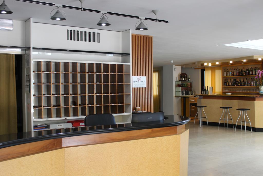 Hotel Grand Meeting 里米尼 外观 照片
